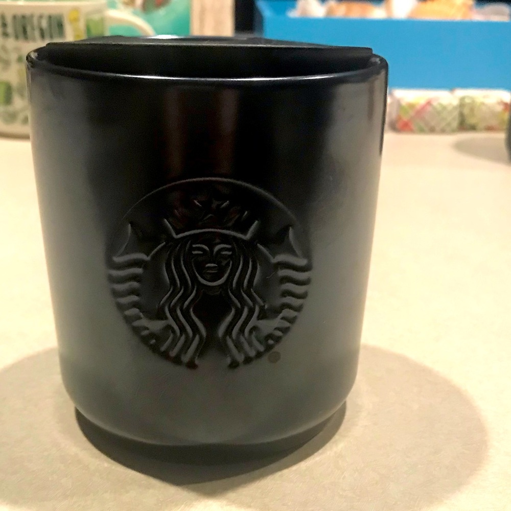 STARBUCKS CUP.  NWT BLACK MATTE